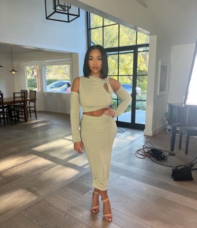 Watch Jordyn Woods's leaked NSFW photo on TwXstars