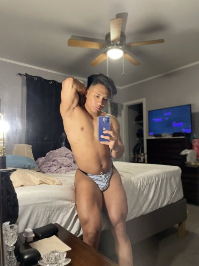 Watch ERICKITO BUBBLE 🍑's leaked NSFW photo on TwXstars