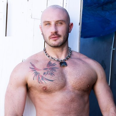 Watch GregRileyXXX's leaked NSFW photo on TwXstars