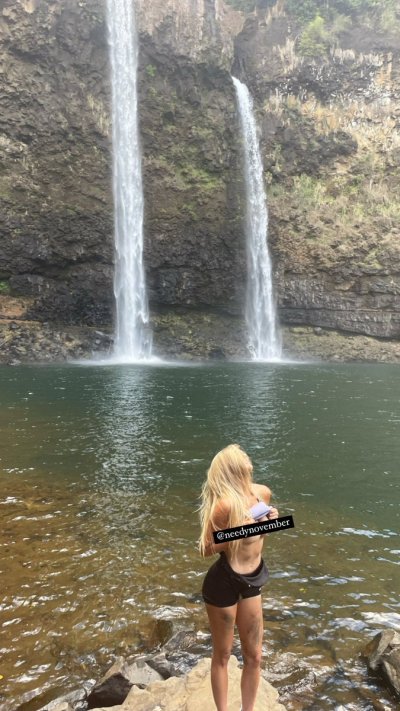 Watch NeedyNovember's leaked NSFW photo on TwXstars