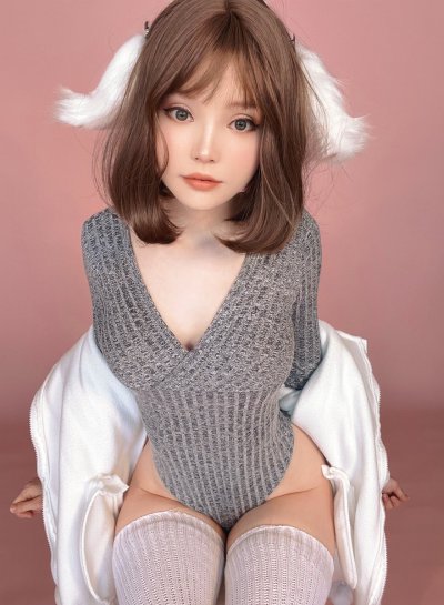 Watch Alisa Pika Pika's leaked NSFW photo on TwXstars