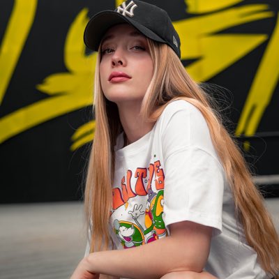 Watch M🦋G's leaked NSFW photo on TwXstars