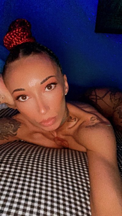 Watch BellaInkyBellz's leaked NSFW photo on TwXstars
