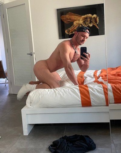 Watch GregRileyXXX's leaked NSFW photo on TwXstars