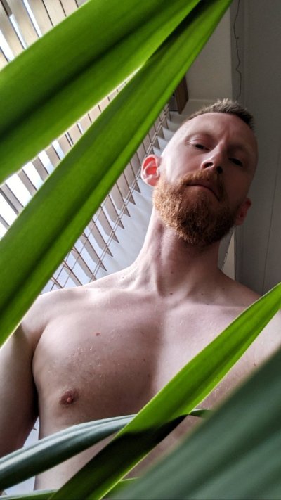 Watch Diggory's leaked NSFW photo on TwXstars