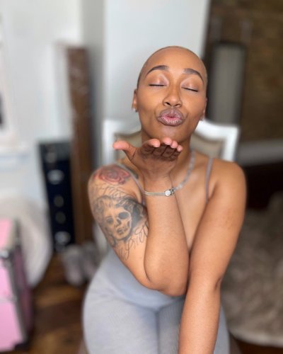 Watch DaphneThickAss's leaked NSFW photo on TwXstars