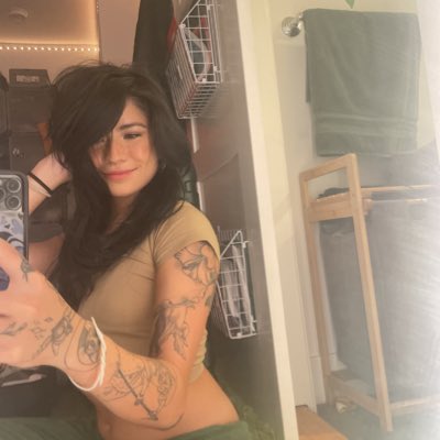 Watch shark.baee🇵🇸's leaked NSFW photo on TwXstars