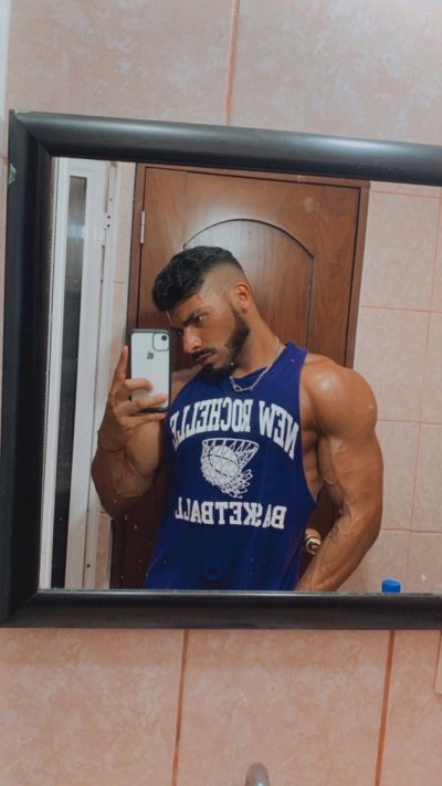 Watch Ottoniel Yañez's leaked NSFW photo on TwXstars