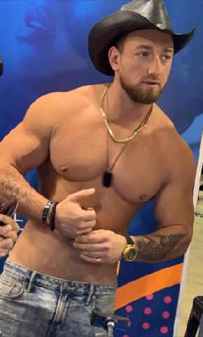 Watch hardworkertn's leaked NSFW photo on TwXstars