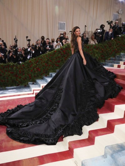 Watch that bitch's leaked NSFW photo on TwXstars