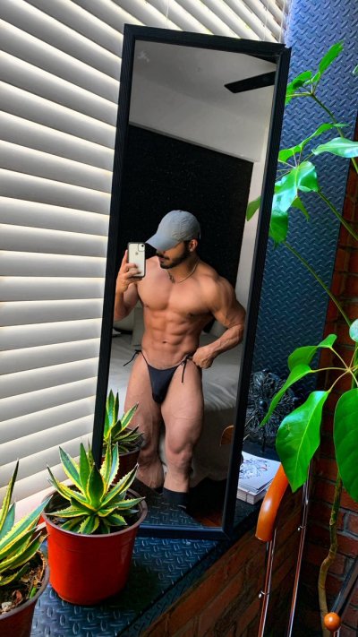 Watch Ottoniel Yañez's leaked NSFW photo on TwXstars