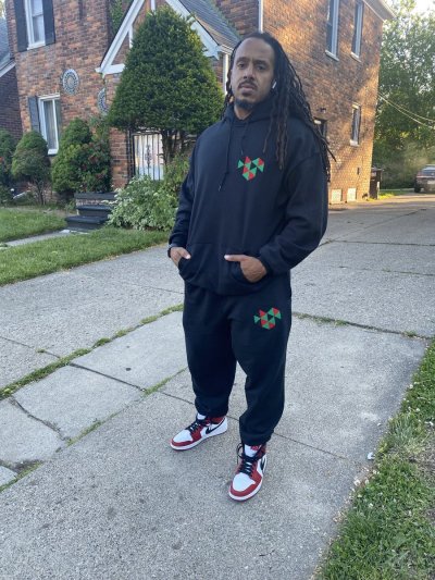 Watch King B's leaked NSFW photo on TwXstars