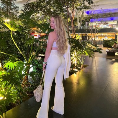 Watch M🦋G's leaked NSFW photo on TwXstars