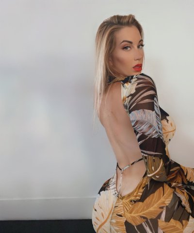 Watch Amber Hayes's leaked NSFW photo on TwXstars