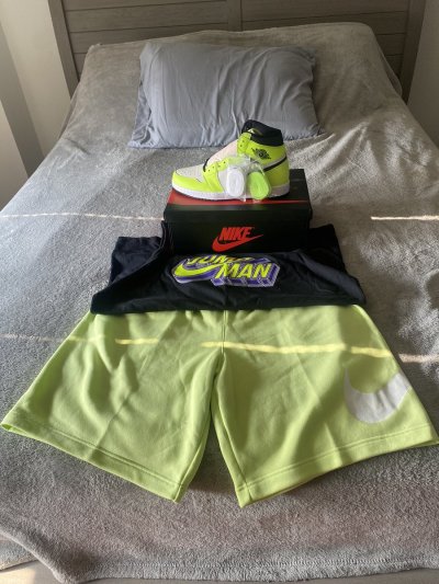 Watch King B's leaked NSFW photo on TwXstars