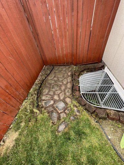 Watch Evelyn Claire's leaked NSFW photo on TwXstars