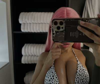 Watch Gina Savage's leaked NSFW photo on TwXstars