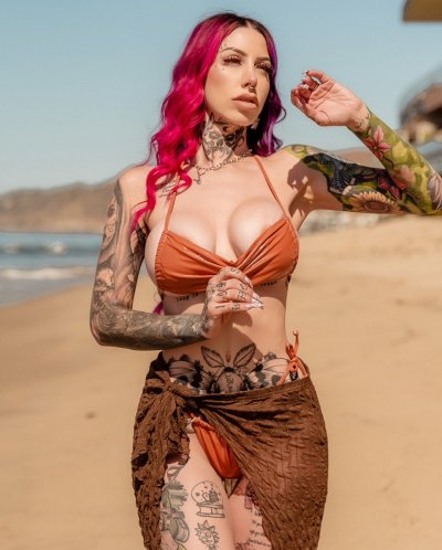 Watch Princess Pineapple's leaked NSFW photo on TwXstars