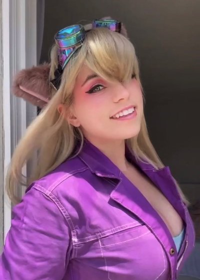 Watch Thesabrinabanks 🦝 💦's leaked NSFW photo on TwXstars