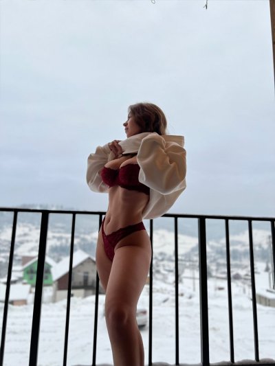 Watch Milana's leaked NSFW photo on TwXstars