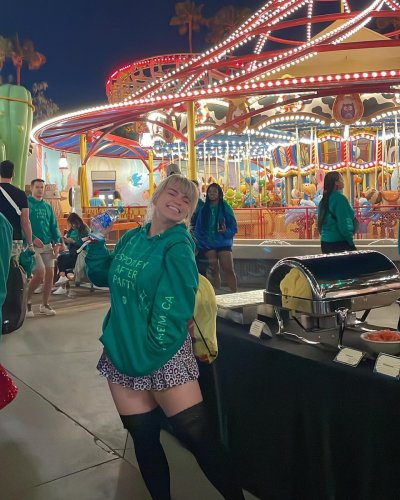 Watch Thesabrinabanks 🦝 💦's leaked NSFW photo on TwXstars