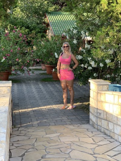 Watch Sharon White's leaked NSFW photo on TwXstars