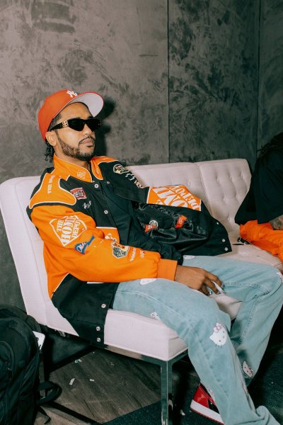 Watch TraphouseJodeci's leaked NSFW photo on TwXstars