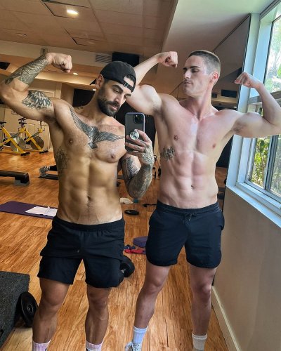 Watch Leo & Max's leaked NSFW photo on TwXstars