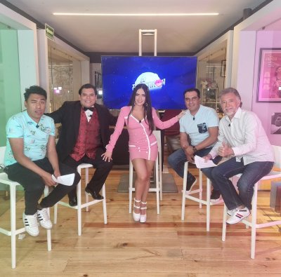 Watch Selene 🌙's leaked NSFW photo on TwXstars