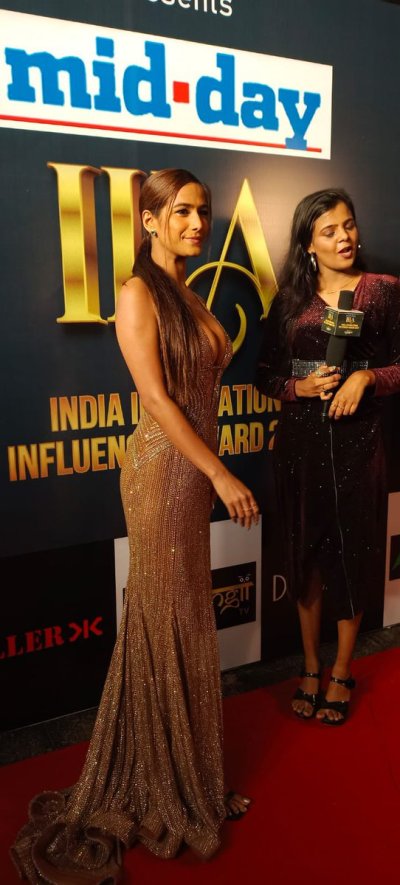 Watch Poonam Pandey's leaked NSFW photo on TwXstars