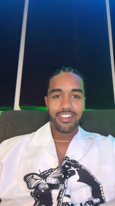 Watch TraphouseJodeci's leaked NSFW photo on TwXstars