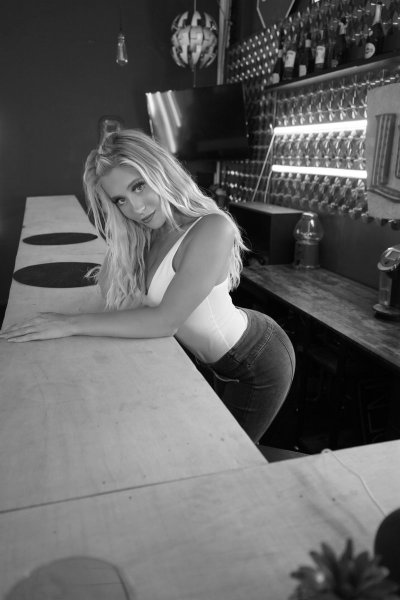 Watch LizzyWurst's leaked NSFW photo on TwXstars