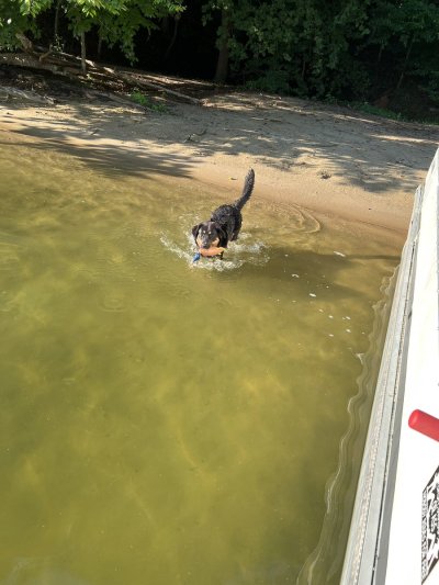 Watch Lucy's leaked NSFW photo on TwXstars