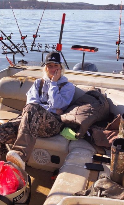 Watch Lucy's leaked NSFW photo on TwXstars