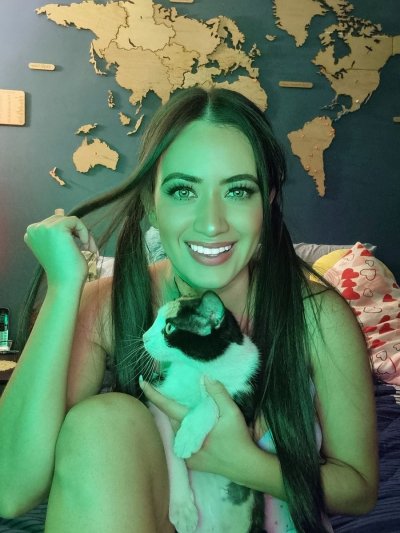 Watch Selene 🌙's leaked NSFW photo on TwXstars