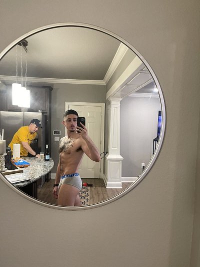 Watch Angelo's leaked NSFW photo on TwXstars