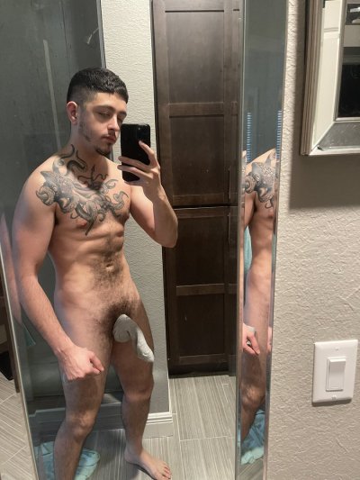 Watch Angelo's leaked NSFW photo on TwXstars
