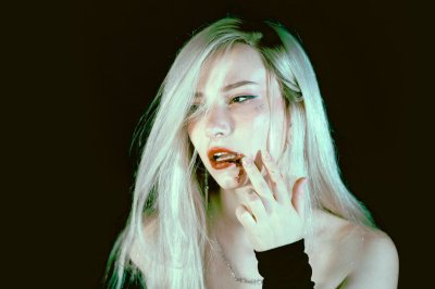 Watch Leah's leaked NSFW photo on TwXstars