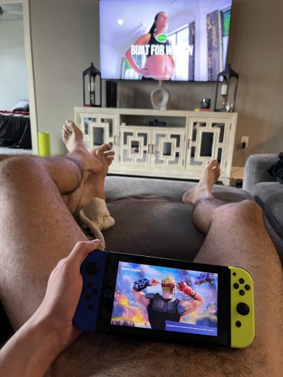 Watch Angelo's leaked NSFW photo on TwXstars