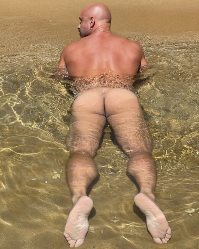 Watch Momo's leaked NSFW photo on TwXstars