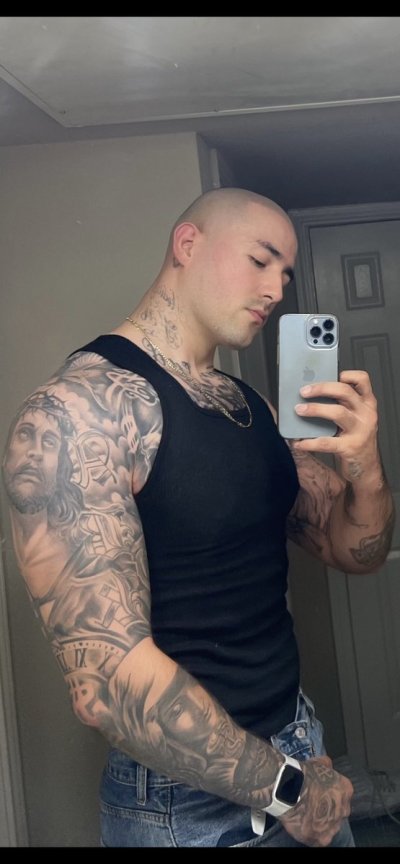 Watch cesar castillo's leaked NSFW photo on TwXstars