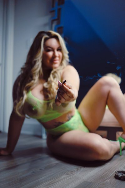 Watch Marcela Latinbabe's leaked NSFW photo on TwXstars