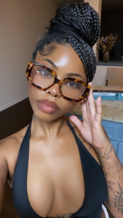 Watch t ☆ j's leaked NSFW photo on TwXstars