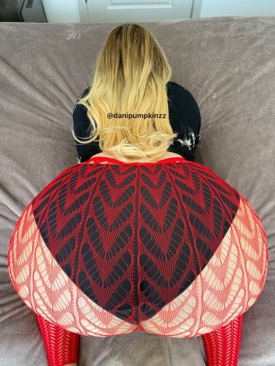 Watch Dani Pumpkinzz's leaked NSFW photo on TwXstars