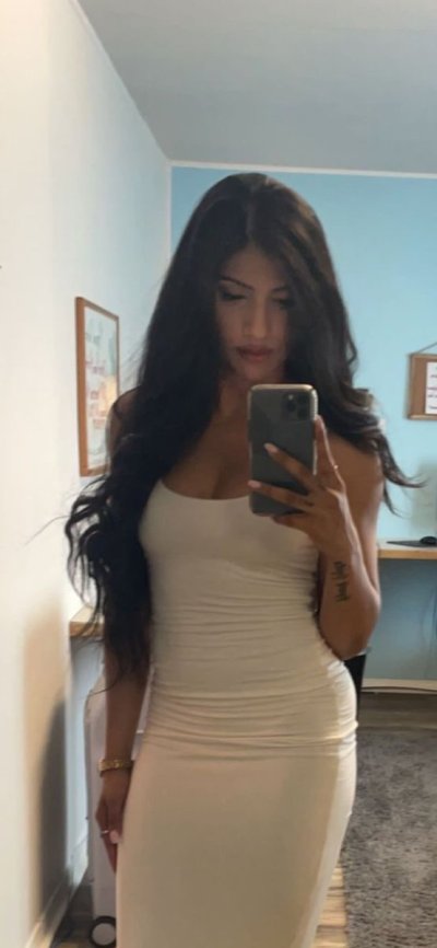 Watch Zara Zain's leaked NSFW photo on TwXstars