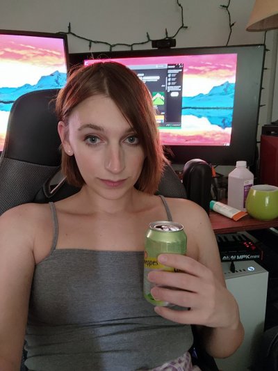 Watch Vera Special's leaked NSFW photo on TwXstars