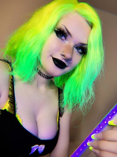 Watch 𝕭𝖚𝖓𝖓𝖎 𝕷𝖞𝖓𝖓's leaked NSFW photo on TwXstars