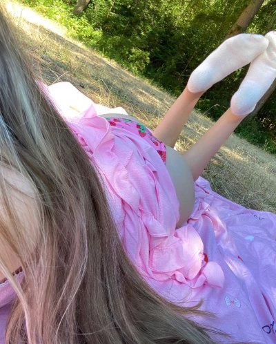 Watch Chloè 🌷🐝's leaked NSFW photo on TwXstars