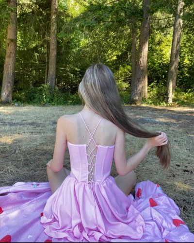 Watch Chloè 🌷🐝's leaked NSFW photo on TwXstars