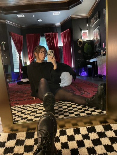 Watch Leah's leaked NSFW photo on TwXstars